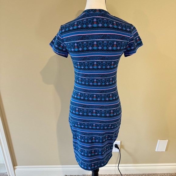 No Boundaries Women's Printed T-Shirt Dress - Picture 9 of 12